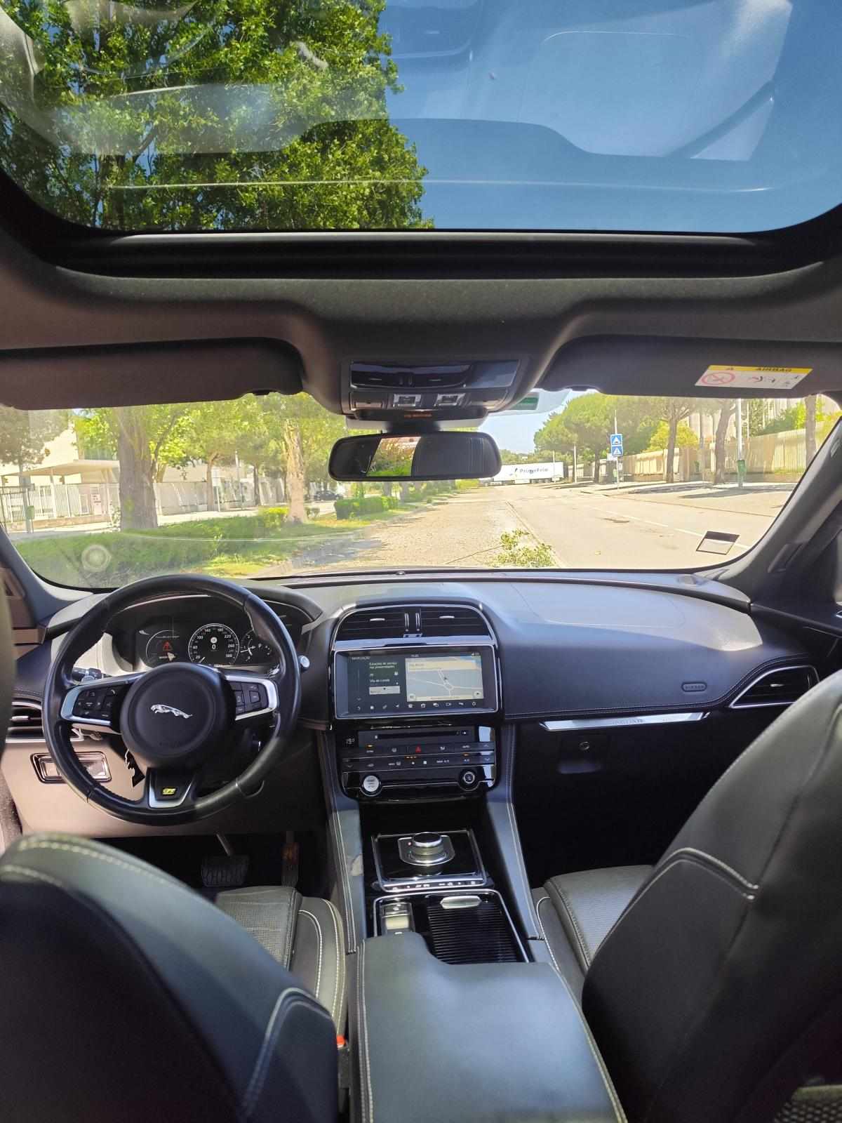 jaguar-f-pace-20d-2017-diesel-1999cc