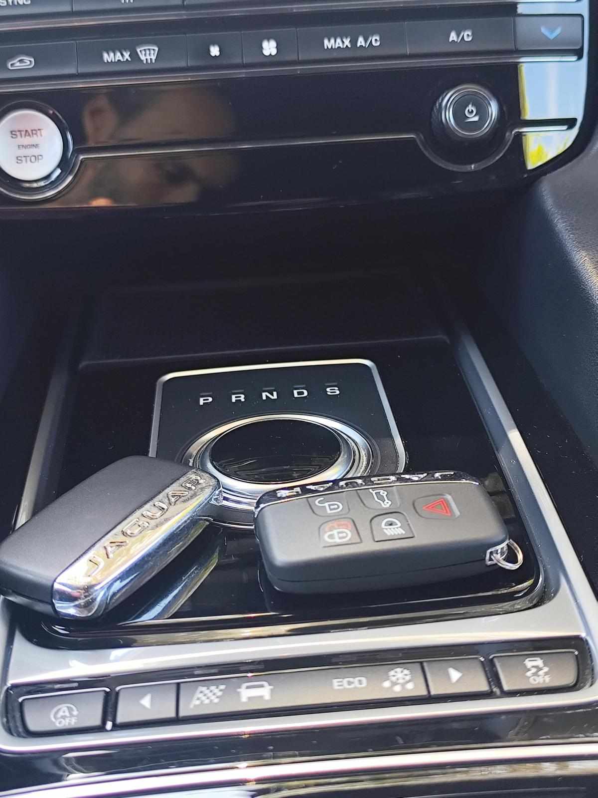 jaguar-f-pace-20d-2017-diesel-1999cc