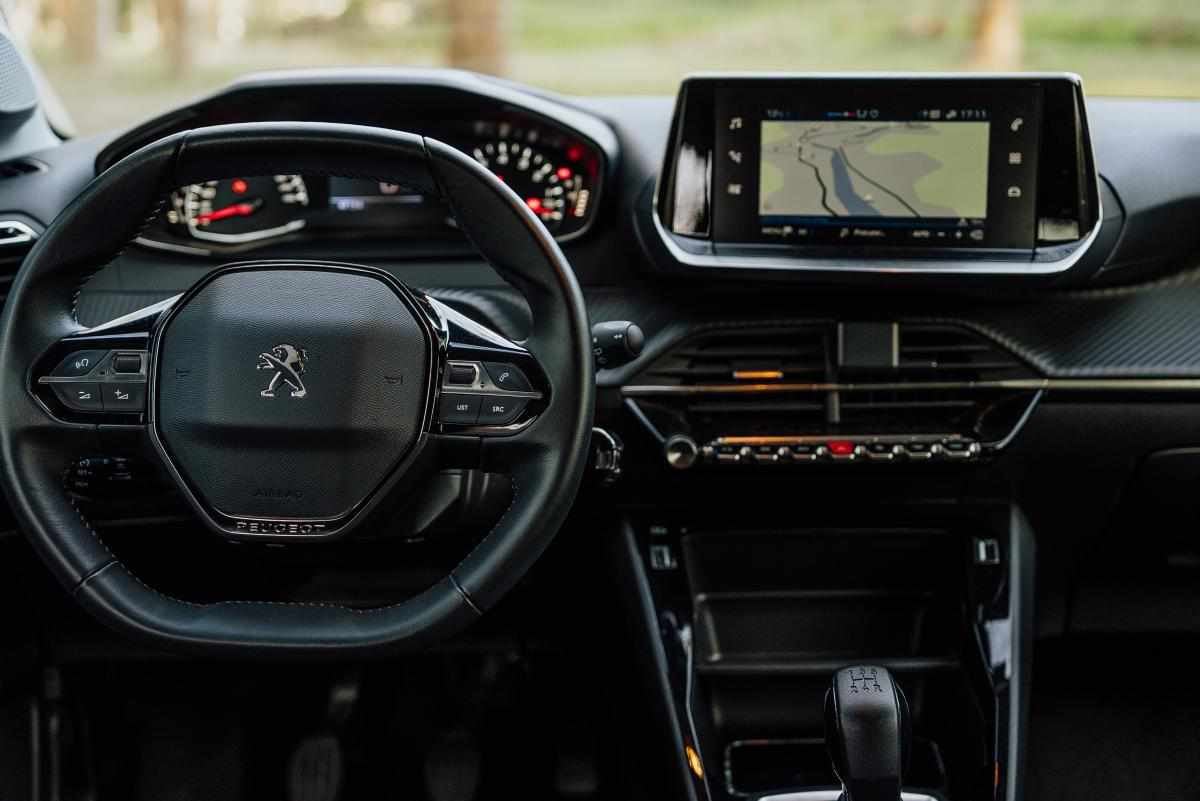 peugeot-208-1-2-puretech-2021-gasolina-1199cc