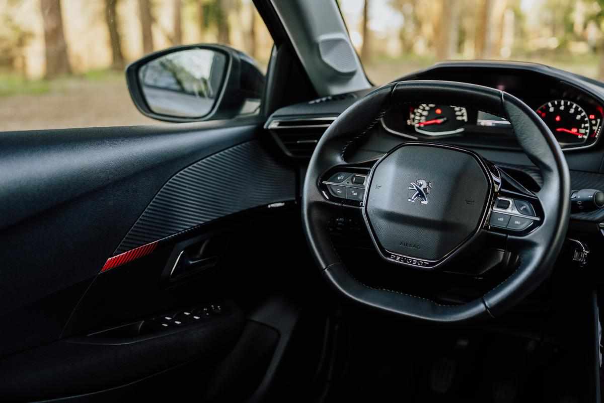 peugeot-208-1-2-puretech-2021-gasolina-1199cc