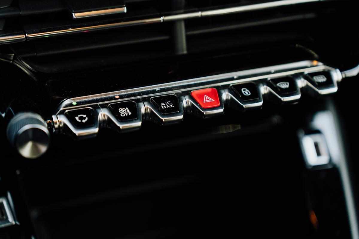 peugeot-208-1-2-puretech-2021-gasolina-1199cc