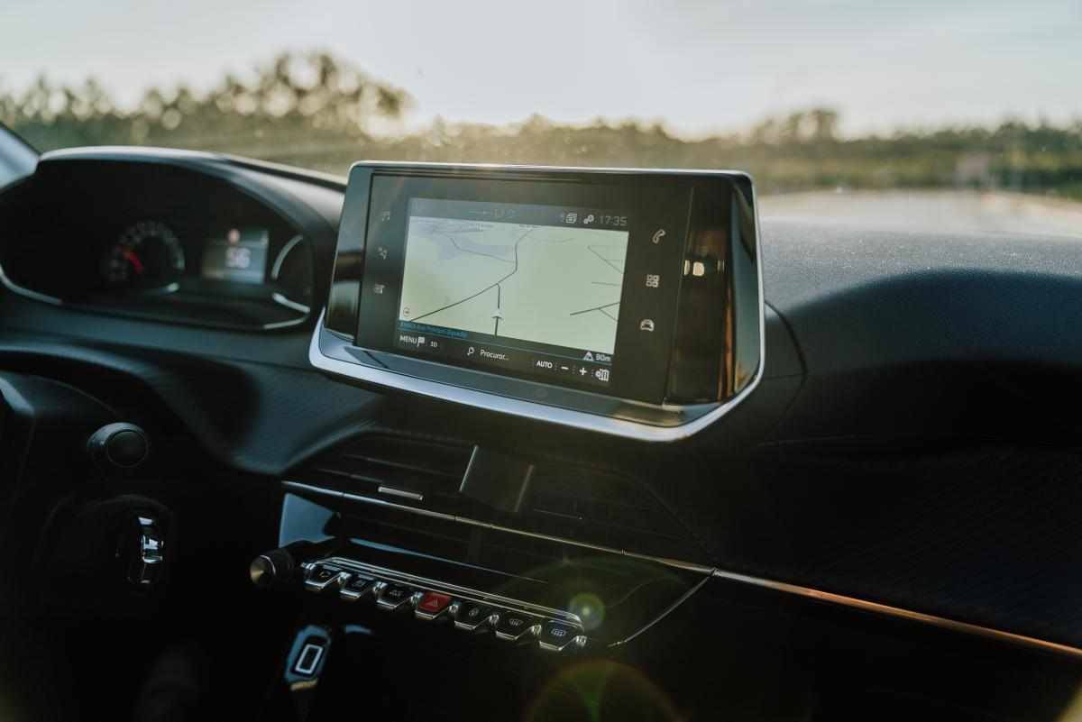 peugeot-208-1-2-puretech-2021-gasolina-1199cc
