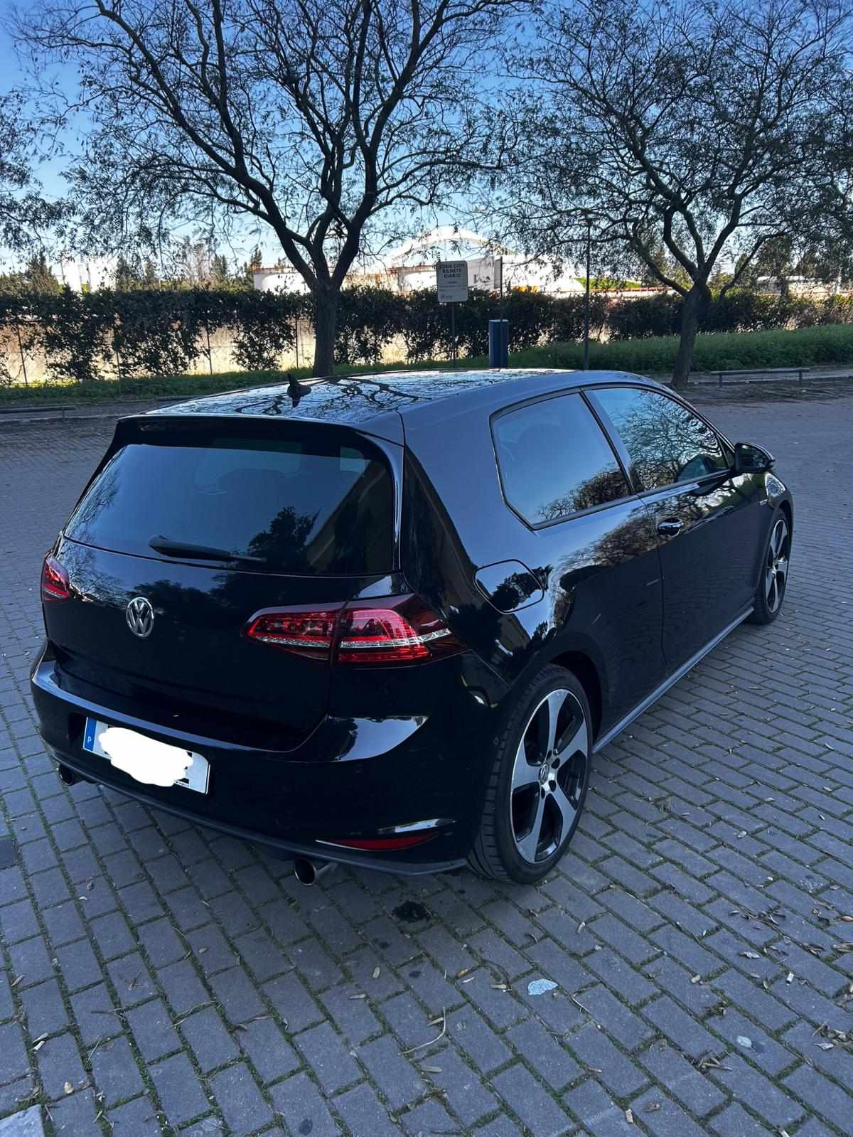 volkswagen-golf-gti-2-0-tsi-bluemotion-2013-gasolina-1984cc