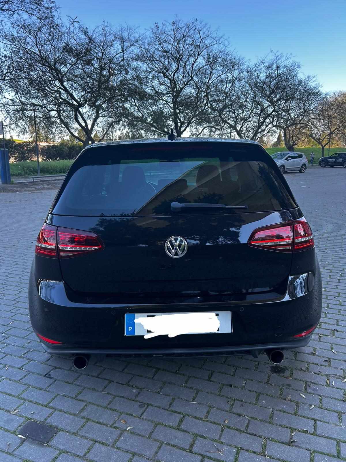 volkswagen-golf-gti-2-0-tsi-bluemotion-2013-gasolina-1984cc