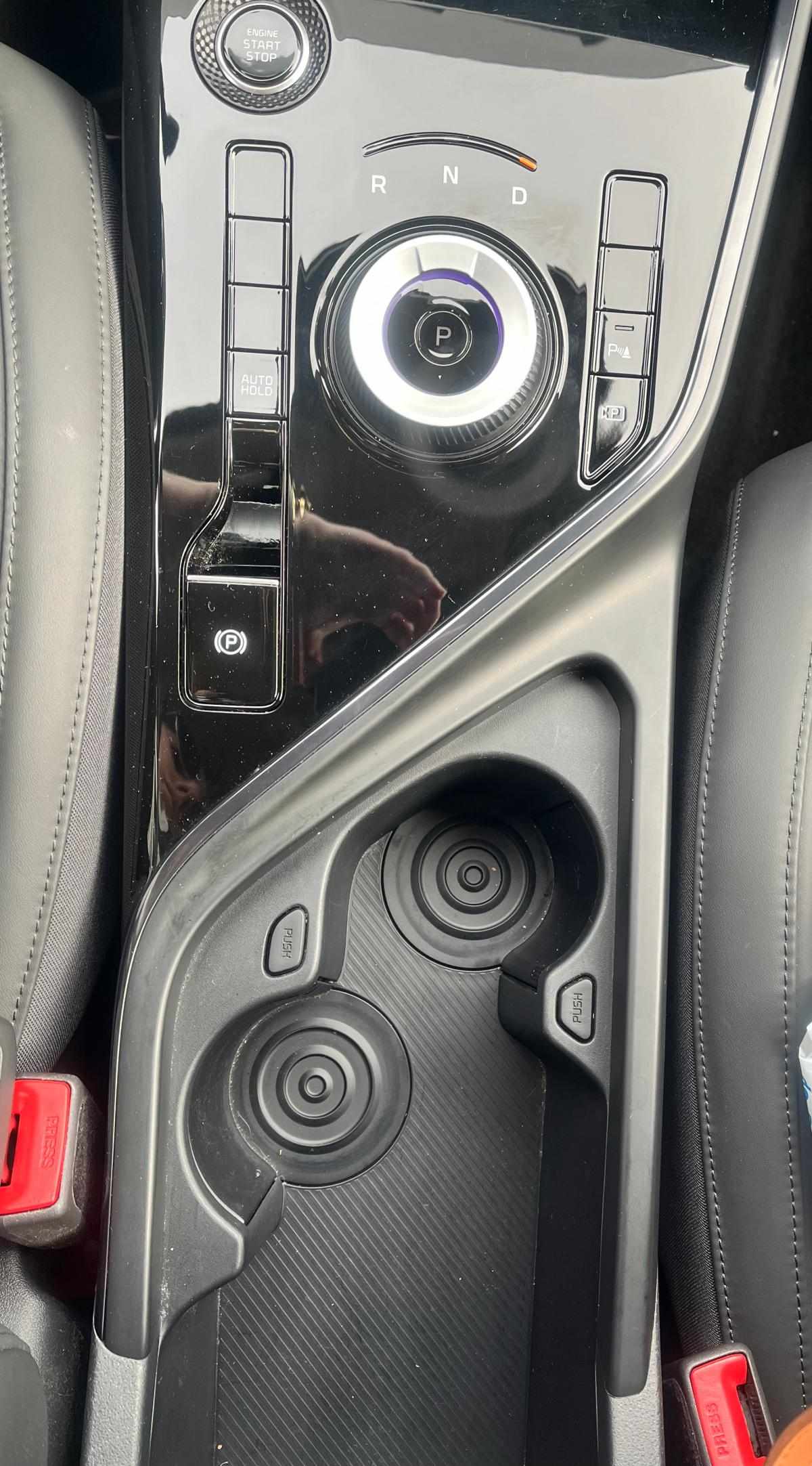 kia-niro-2024-hibrido-a-gasolina-1580cc