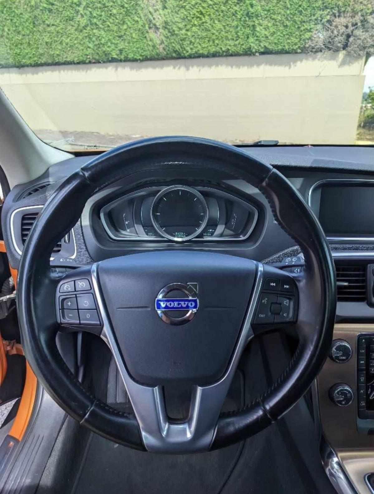 volvo-v40-1-6-d2-2014-diesel-1560cc