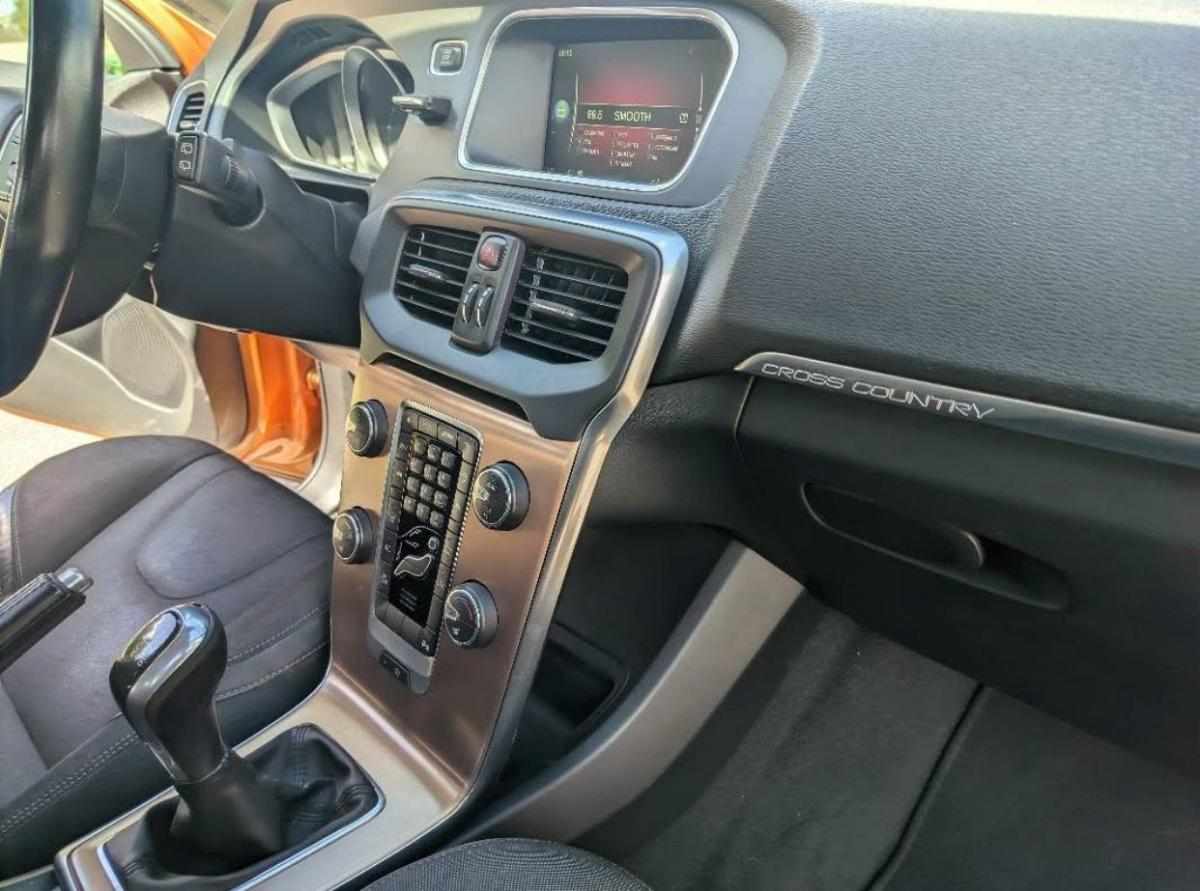 volvo-v40-1-6-d2-2014-diesel-1560cc