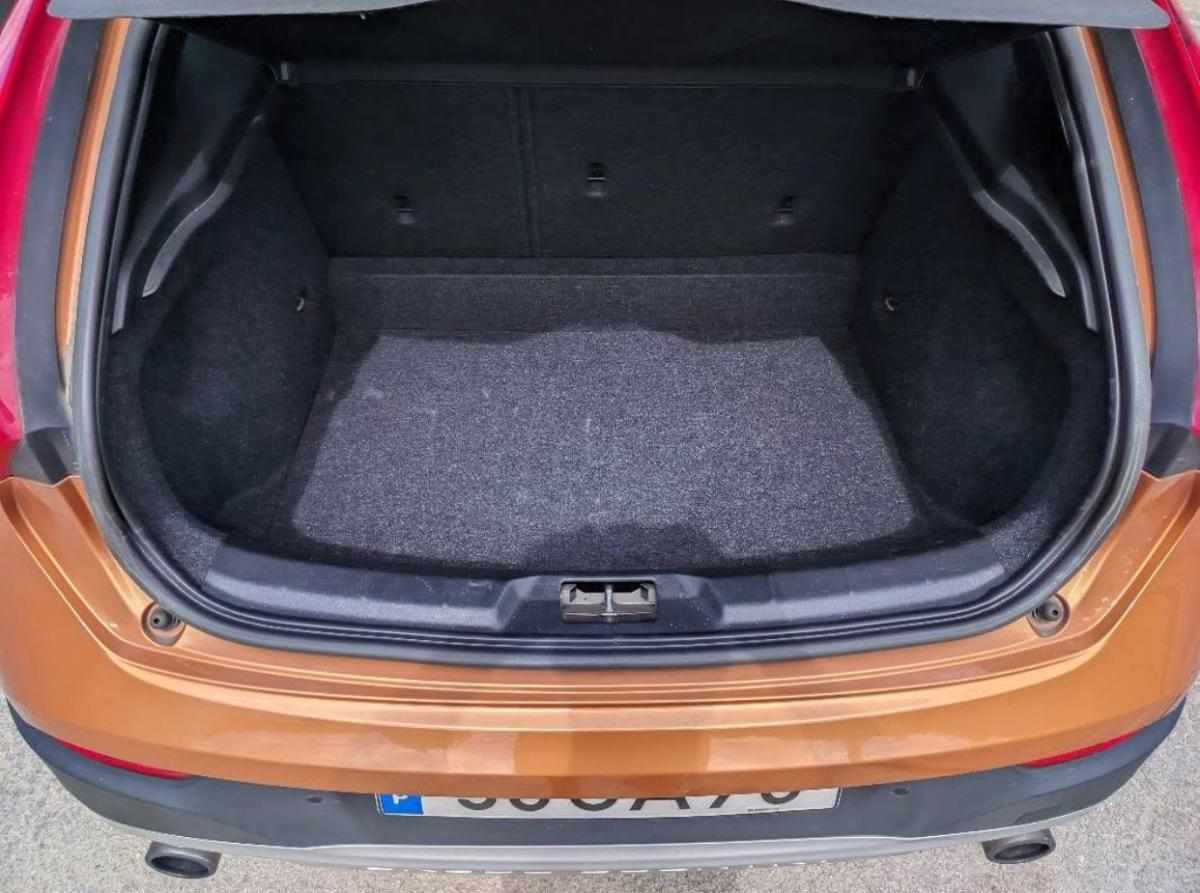volvo-v40-1-6-d2-2014-diesel-1560cc