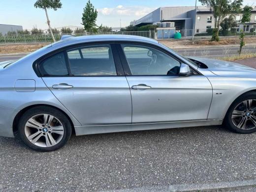 bmw-serie-3-318d-2015-diesel-1995cc