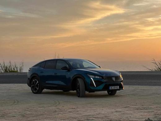 peugeot-408-1-6-hybrid-2023-gasolina-1598cc