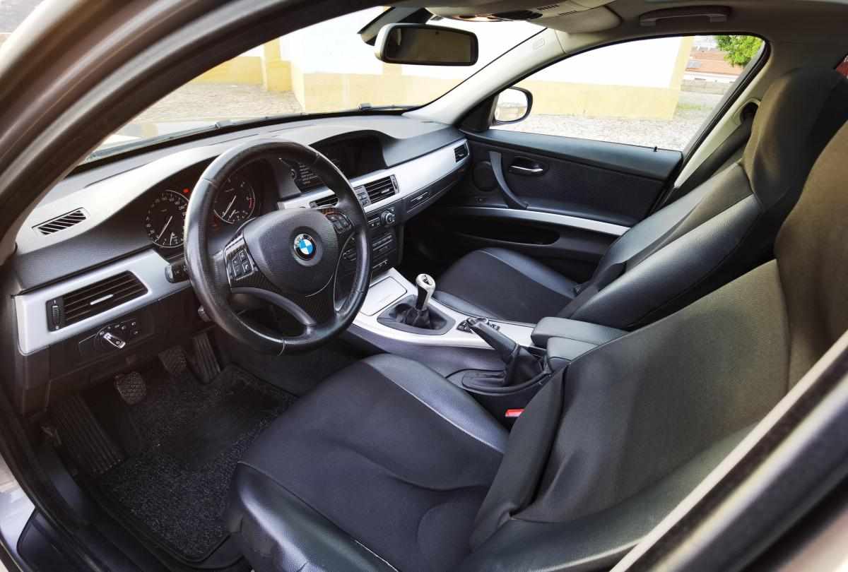 bmw-serie-3-318d-touring-2009-diesel-1995cc