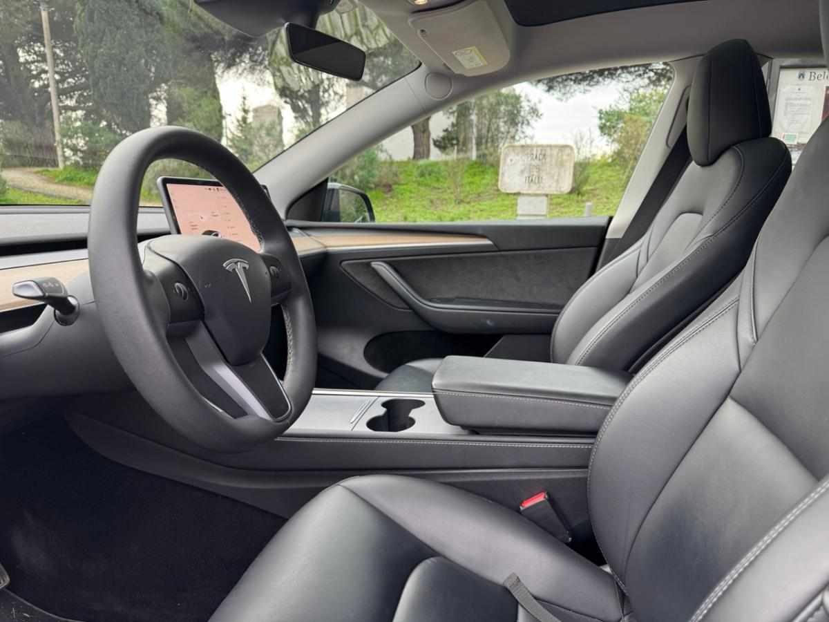 tesla-model-y-standard-range-rwd-2023-eletrico