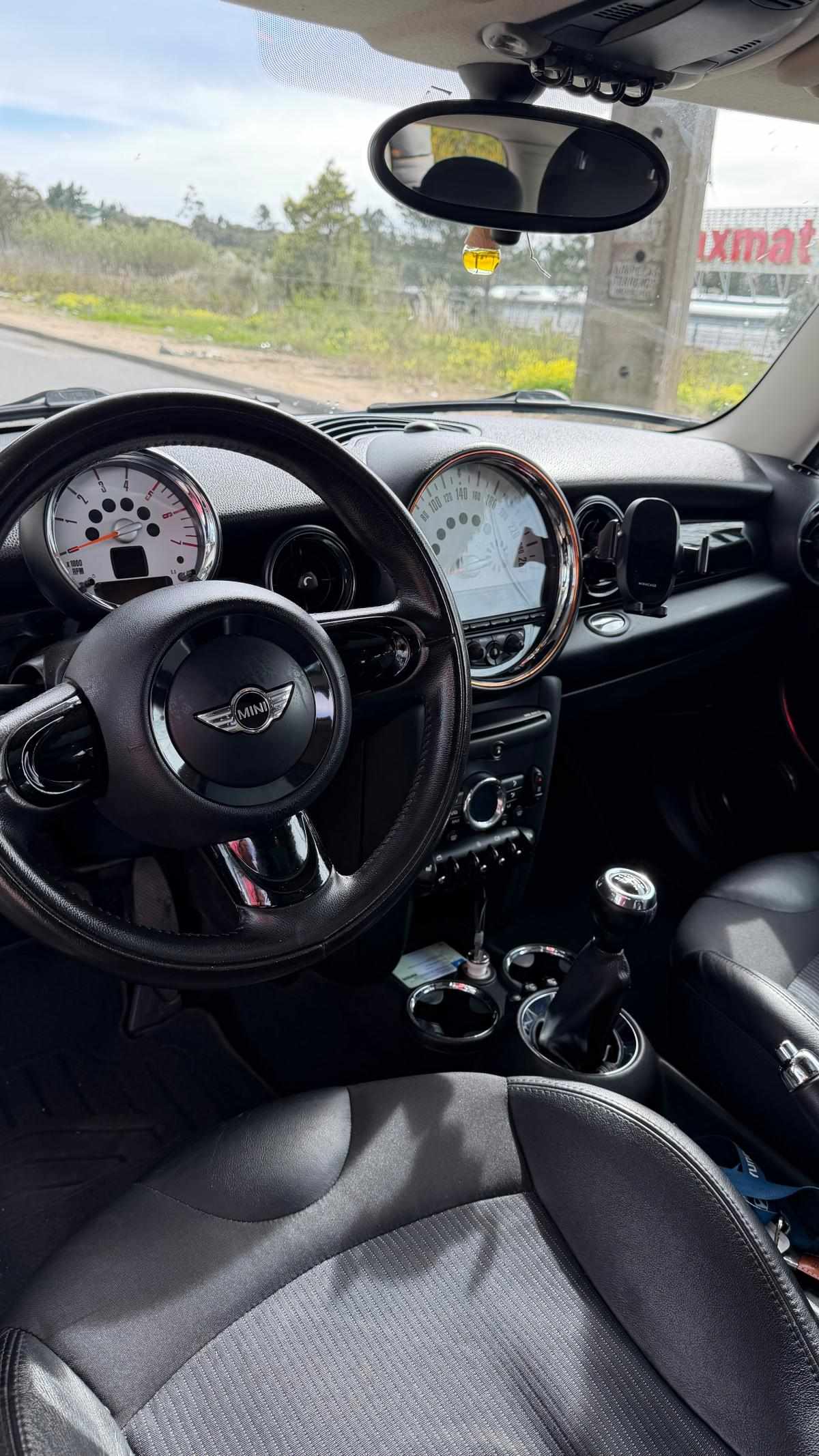 mini-clubman-cooper-d-2011-diesel-1600cc