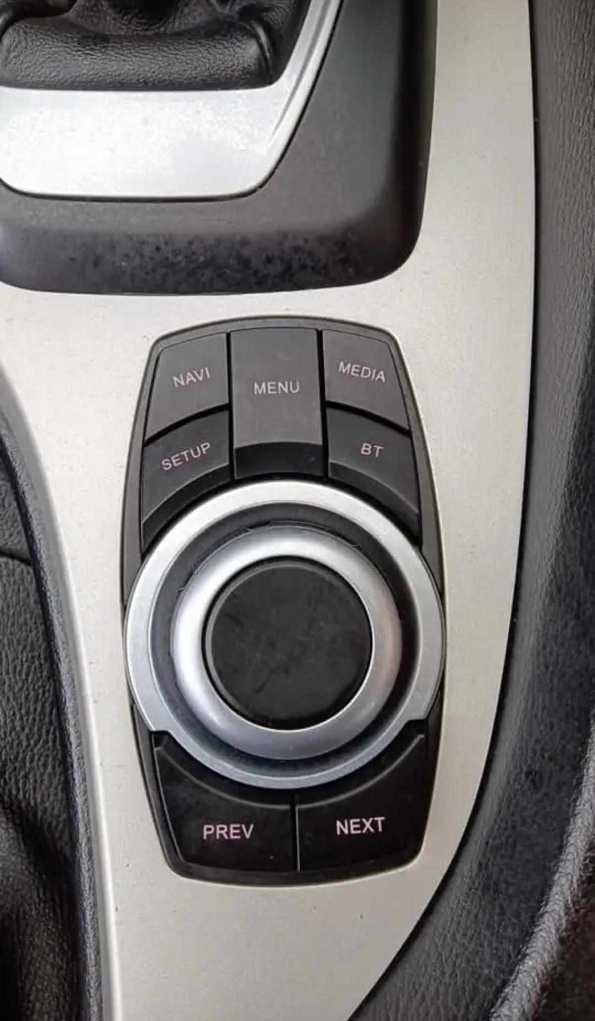 bmw-x1-sdrive18d-2-0-2012-diesel-2000cc
