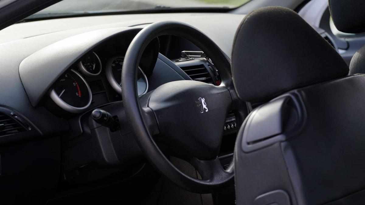peugeot-207-1-4-hdi-2007-diesel-1398cc