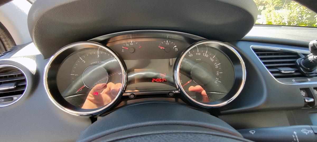 peugeot-3008-1-6-hdi-fap-2013-diesel-1560cc