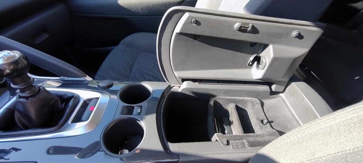 peugeot-3008-1-6-hdi-fap-2013-diesel-1560cc