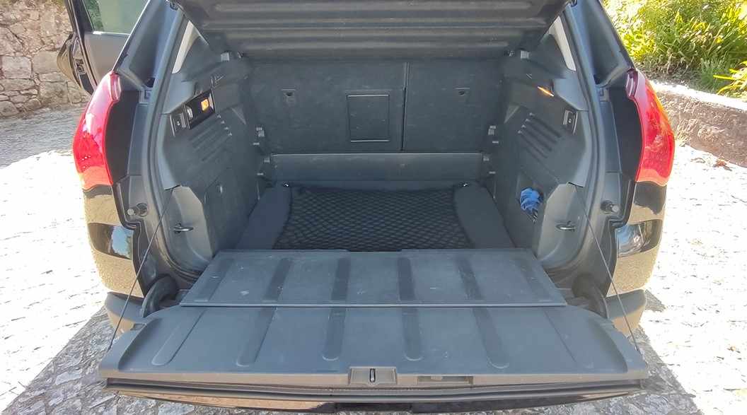 peugeot-3008-1-6-hdi-fap-2013-diesel-1560cc