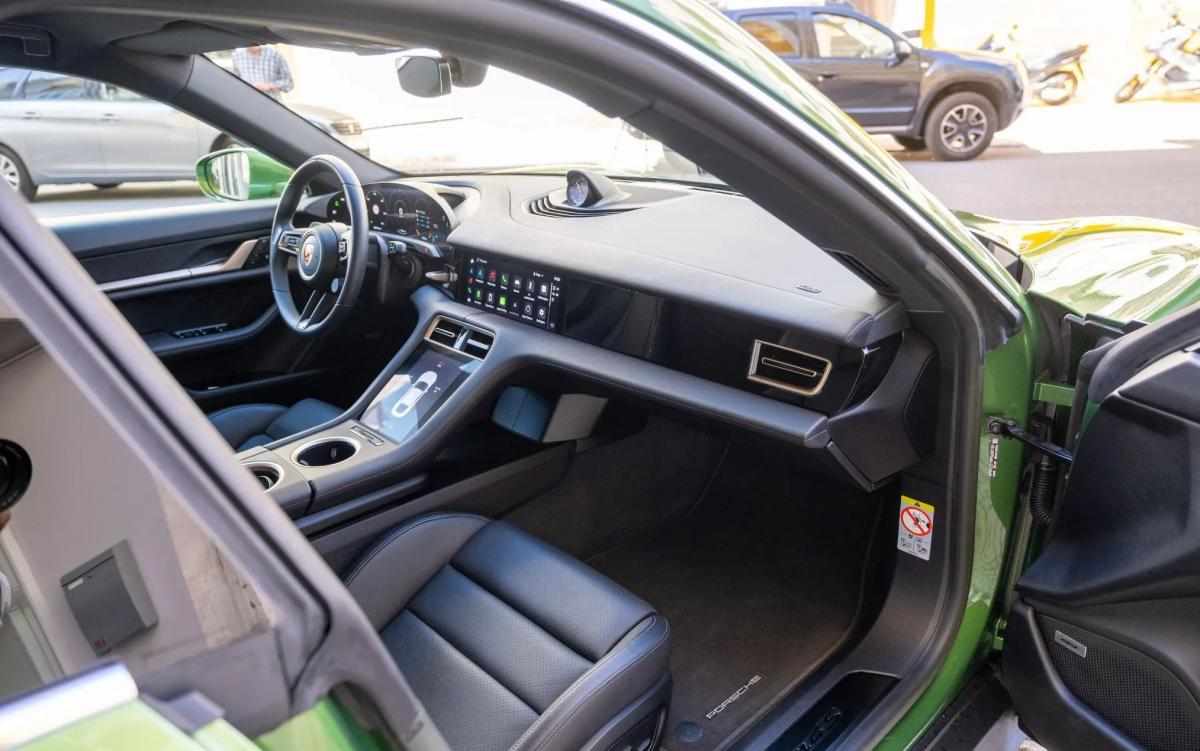 porsche-taycan-1-geracao-2022-eletrico