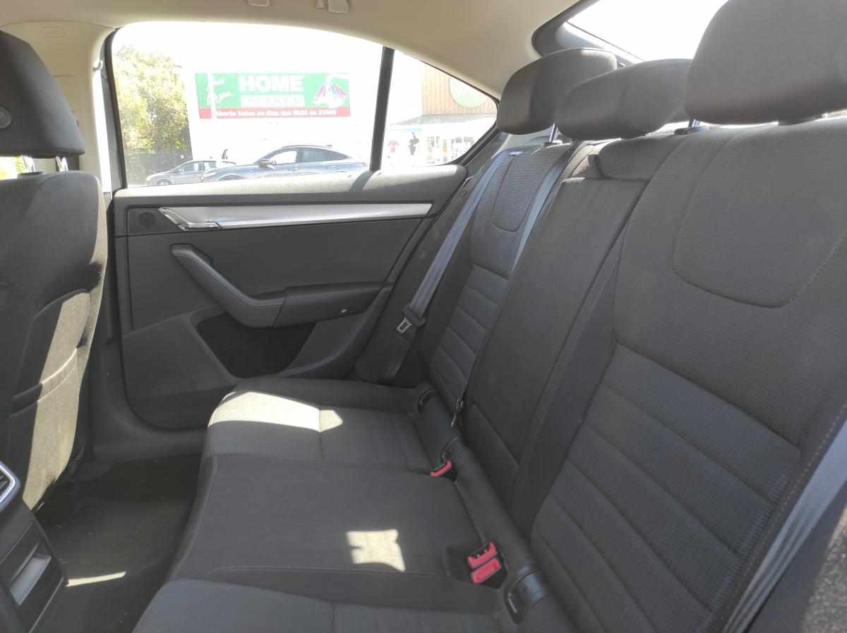 skoda-octavia-1-6-tdi-2014-diesel-1598cc