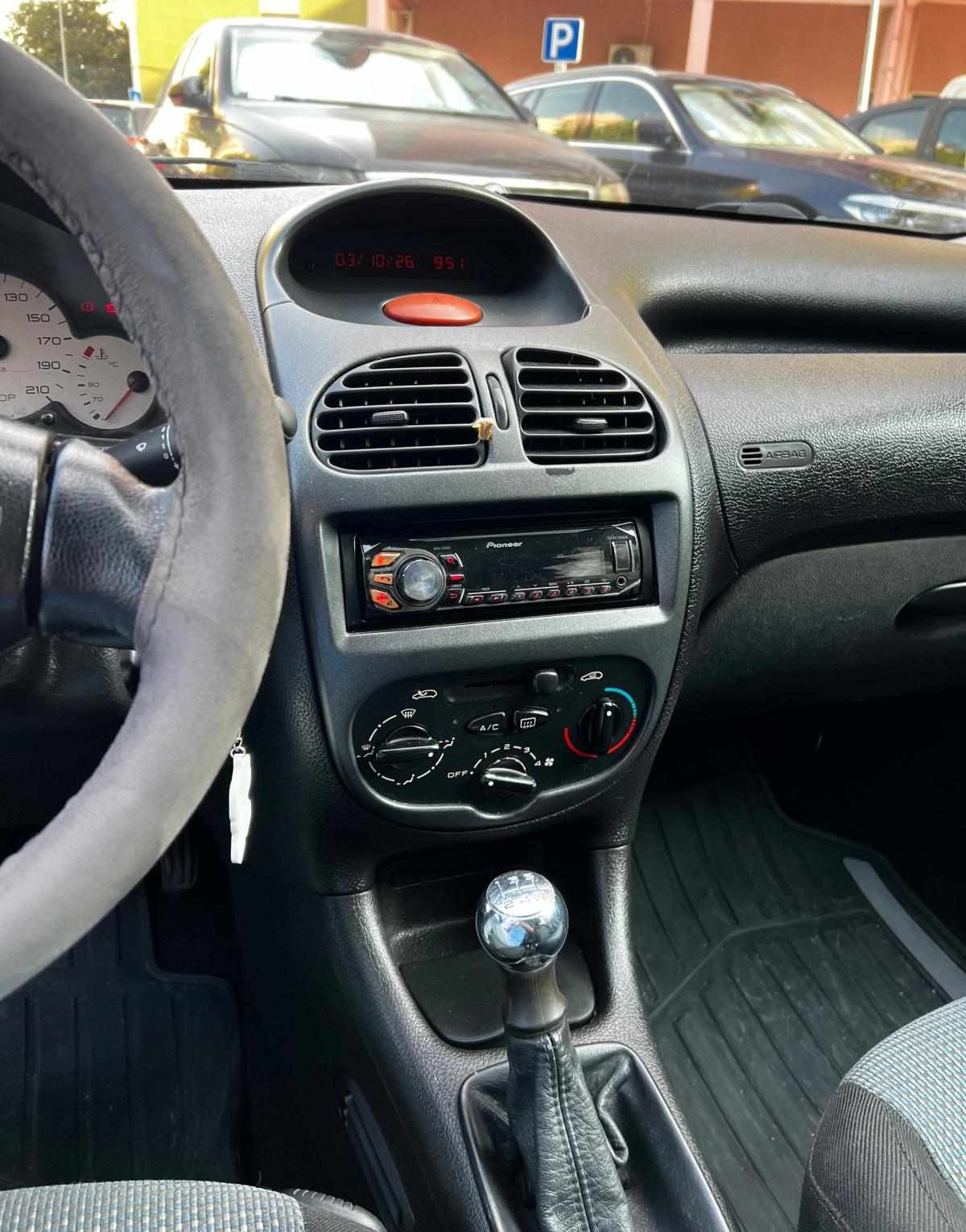 peugeot-206-1-1-2003-gasolina-1124cc