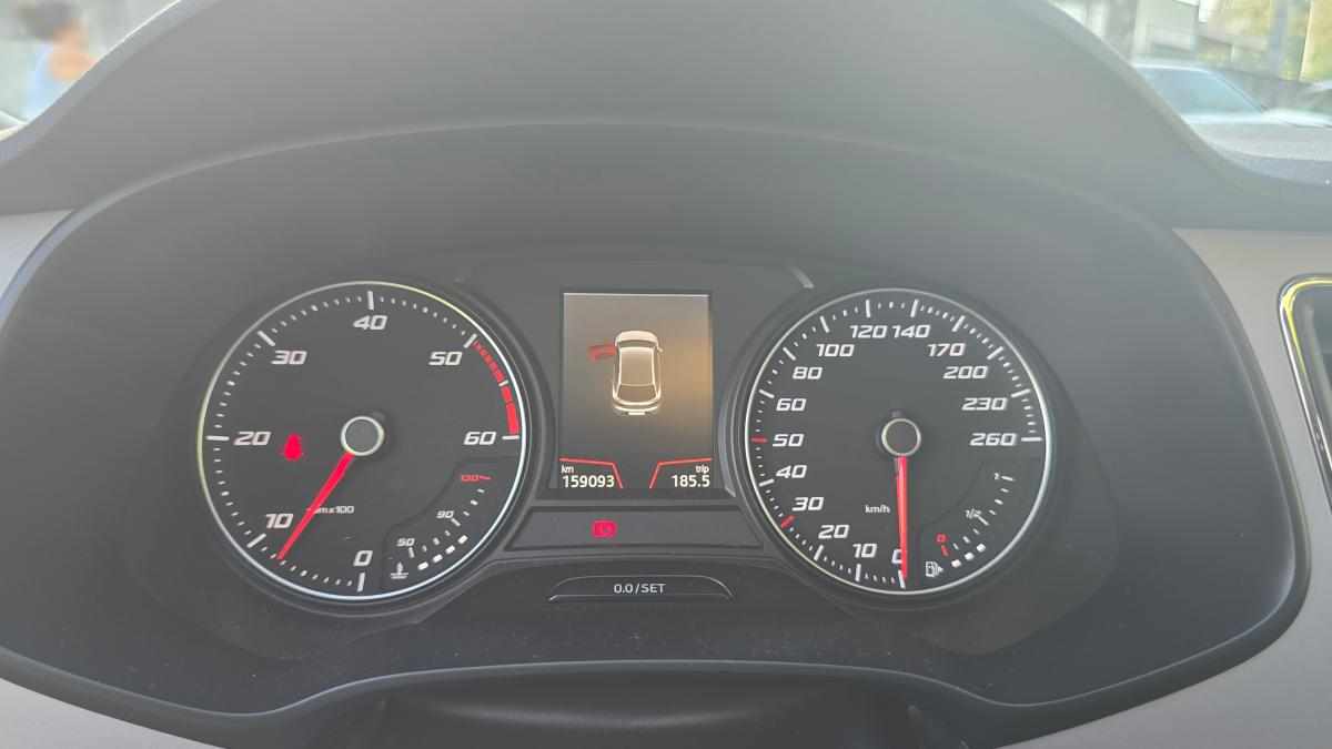 seat-leon-1-6-tdi-2019-diesel-1598cc