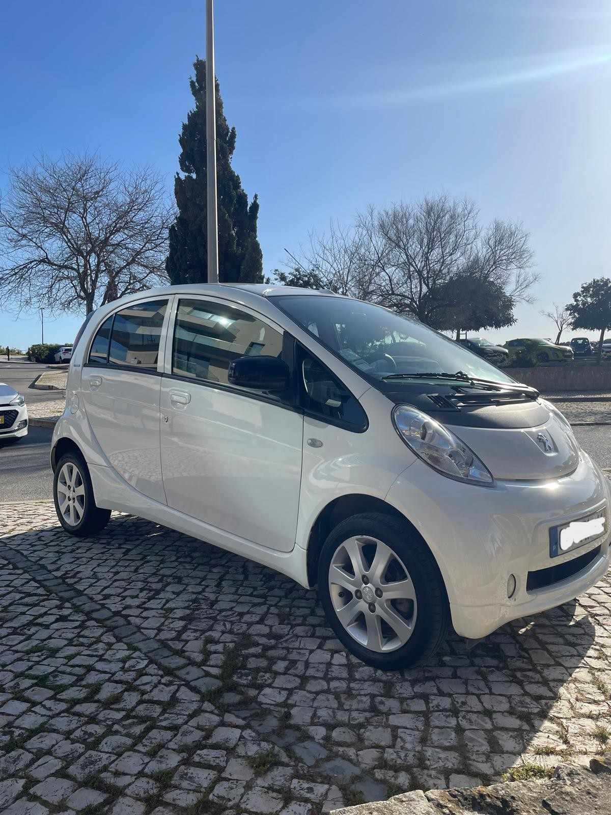 peugeot-ion-16-kwh-2015-eletrico