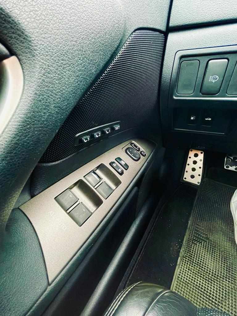 lexus-is-220d-2010-diesel-2231cc
