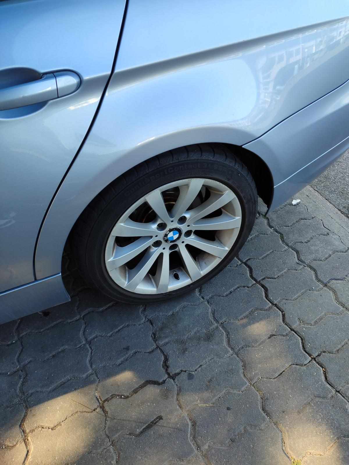 bmw-serie-3-320d-2009-diesel-1995cc