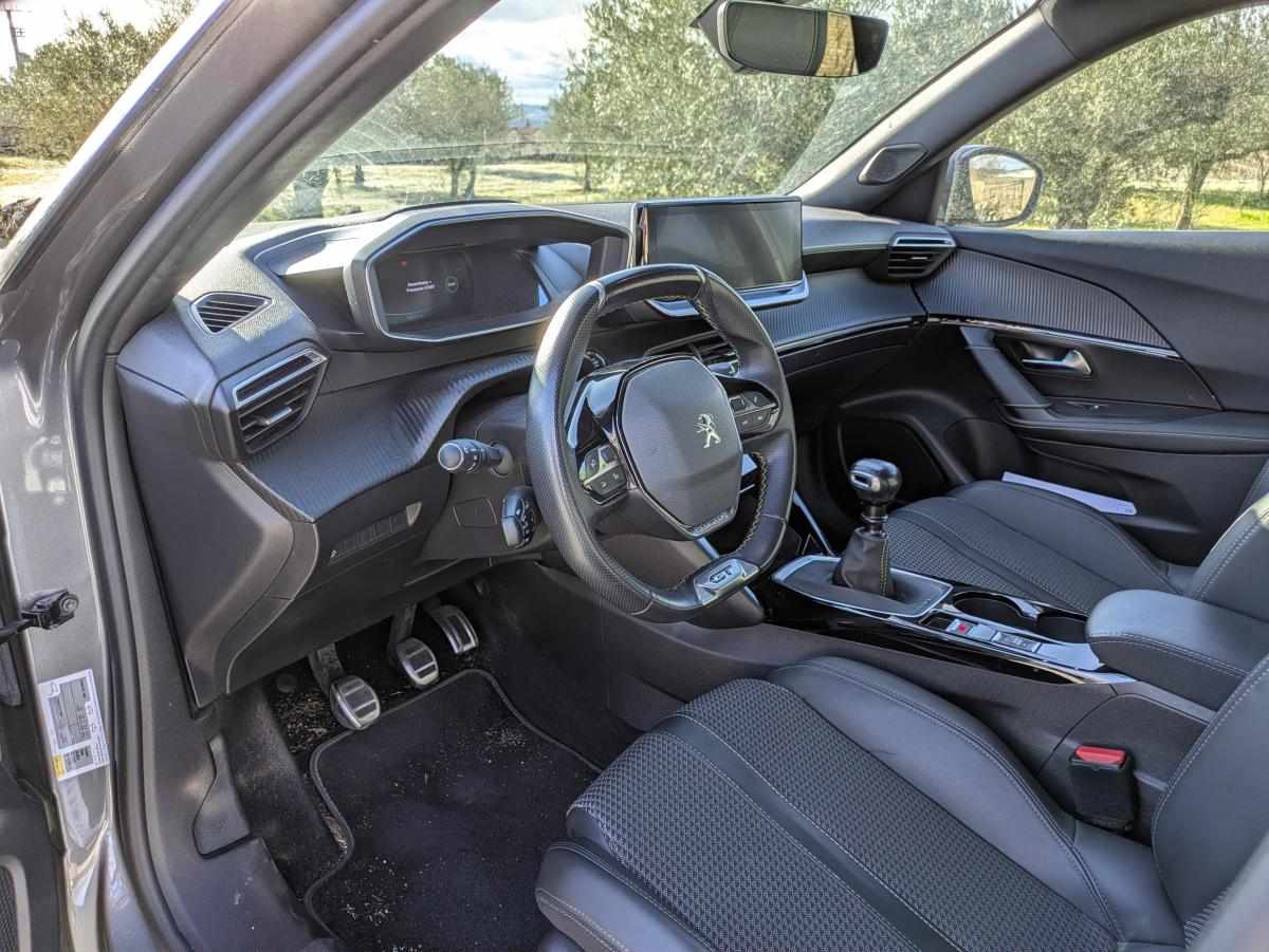 peugeot-2008-1-2-puretech-2022-gasolina-1199cc