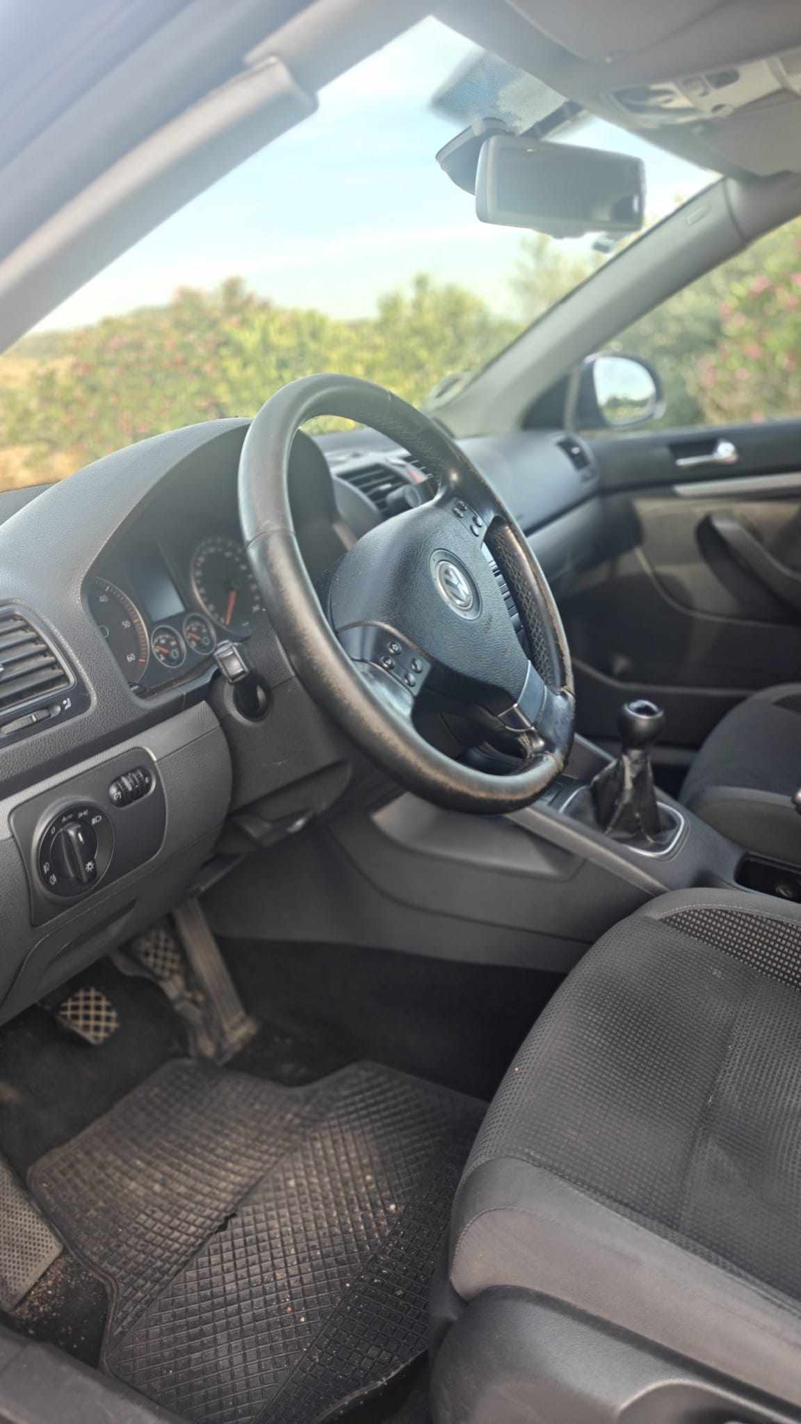volkswagen-golf-1-9-tdi-2009-diesel-1896cc