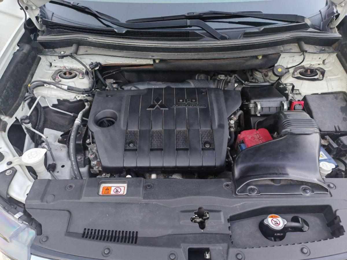 mitsubishi-outlander-2-3-150cv-2017-diesel-2268cc