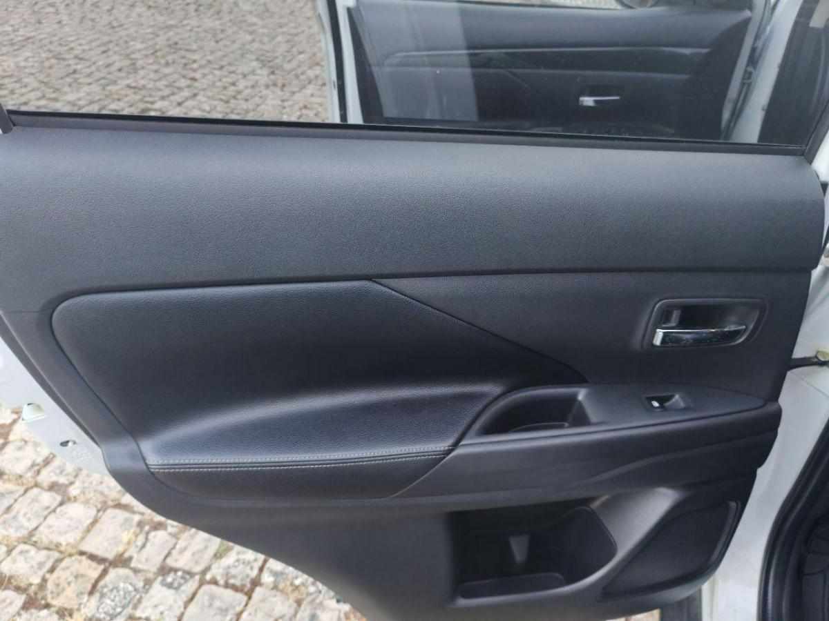 mitsubishi-outlander-2-3-150cv-2017-diesel-2268cc