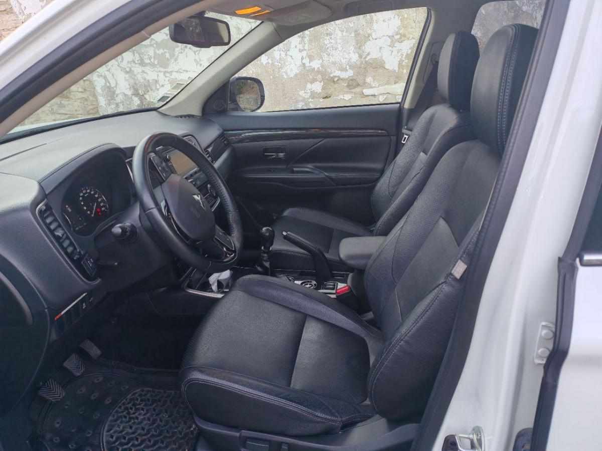 mitsubishi-outlander-2-3-150cv-2017-diesel-2268cc