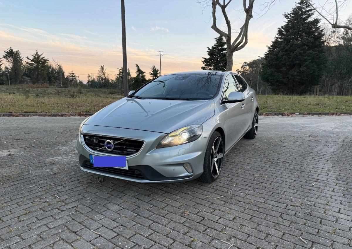 volvo-v40-2-0-d4-2014-diesel-1969cc
