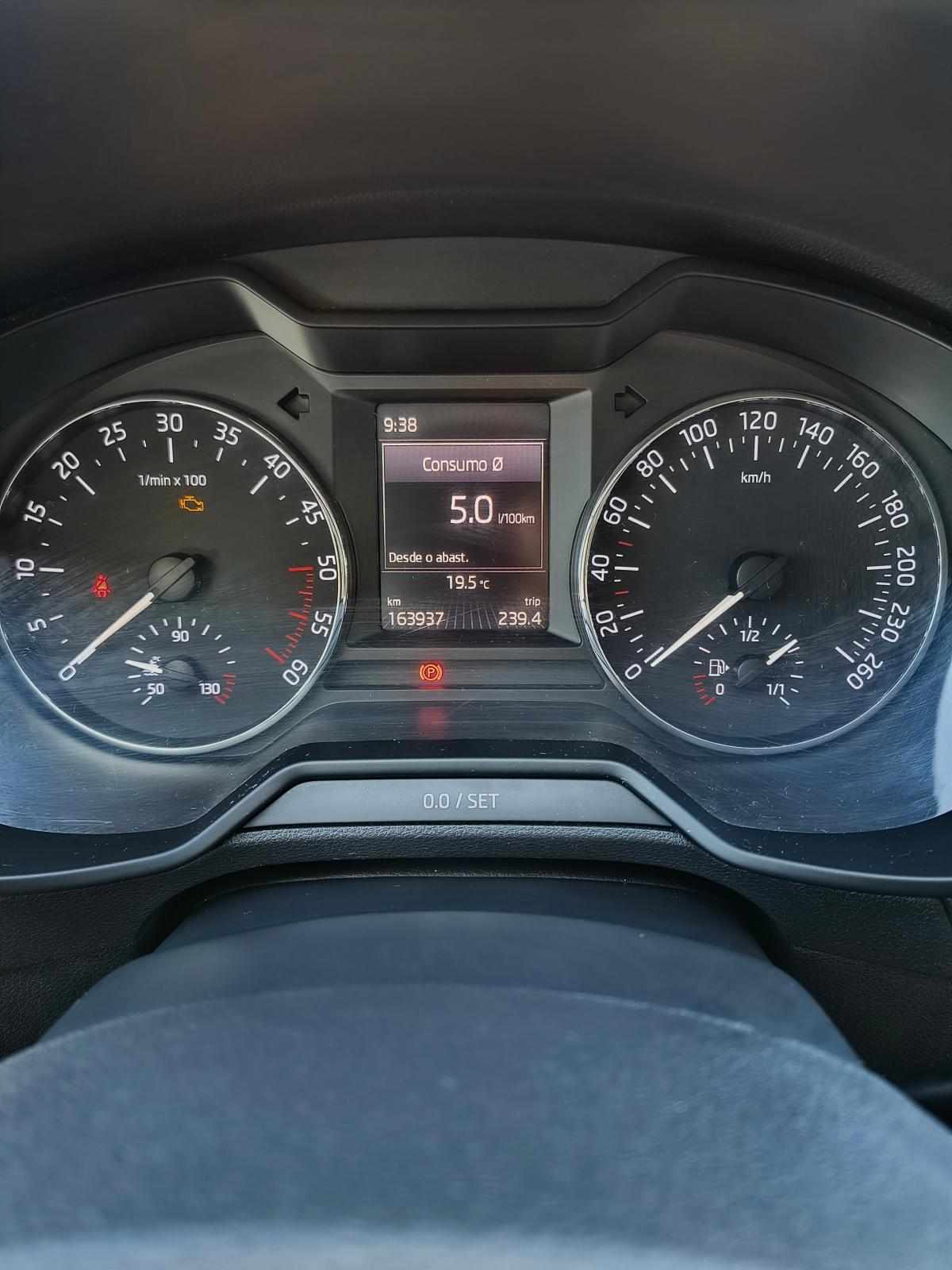 skoda-octavia-1-6-tdi-2016-diesel-1598cc