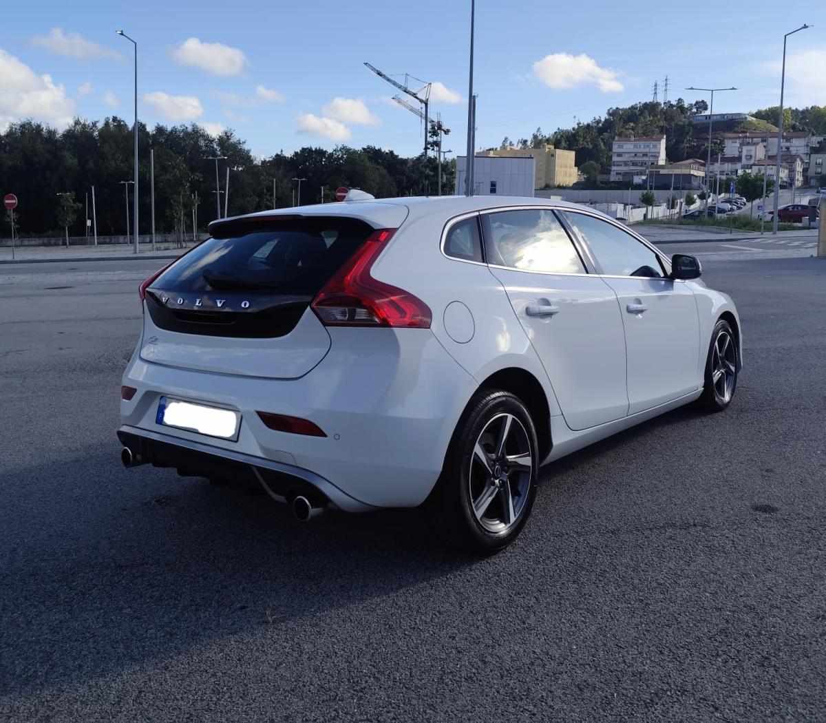 volvo-v40-d2-2016-diesel-1969cc
