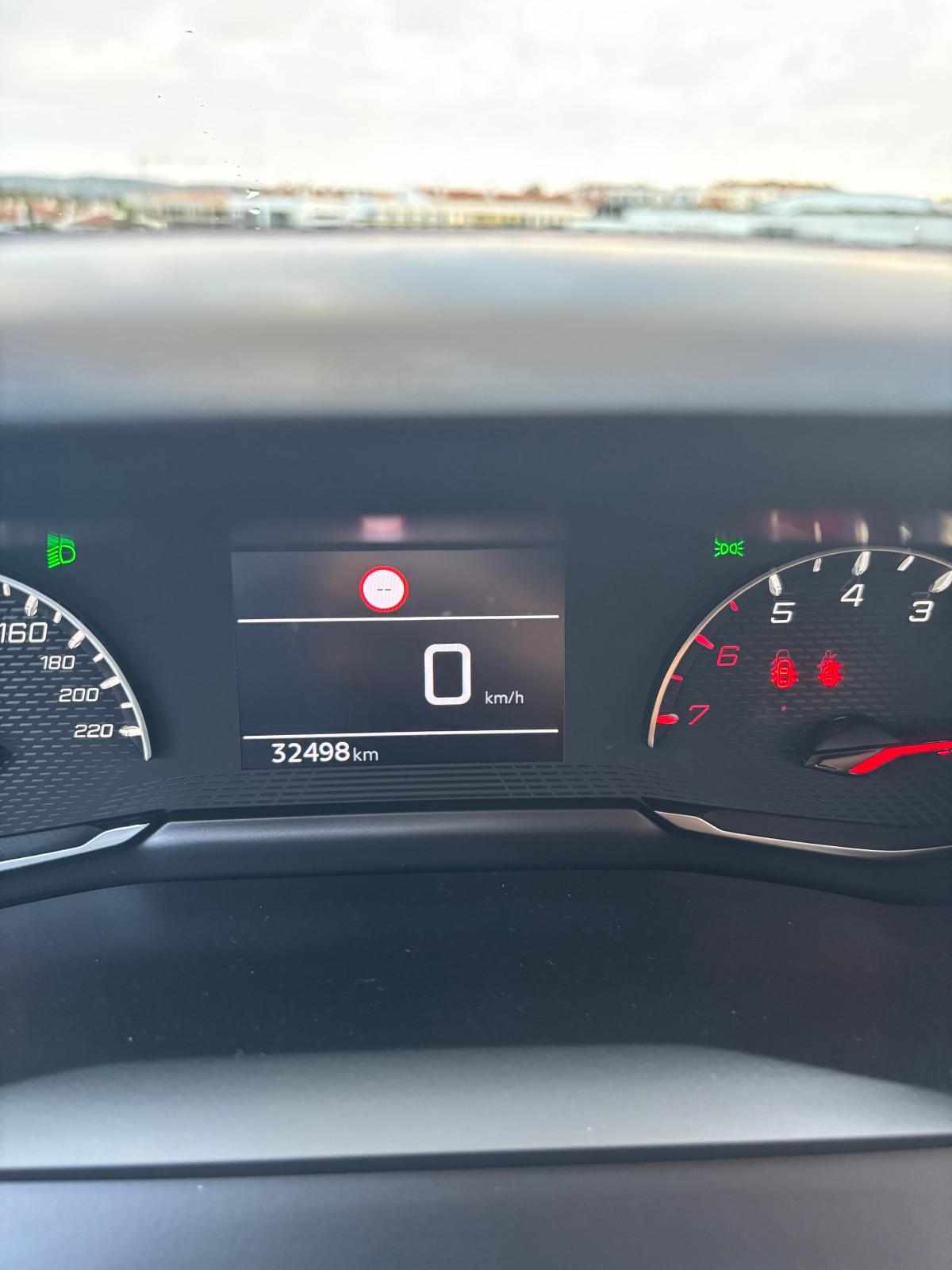 peugeot-208-1-2-puretech-2023-gasolina-1199cc