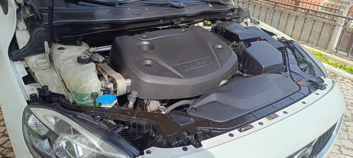 volvo-v40-d2-2016-diesel-1969cc