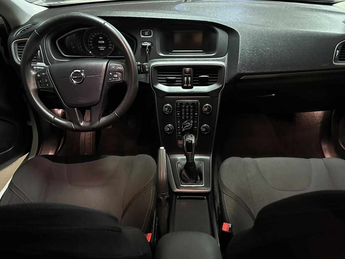 volvo-v40-d2-2016-diesel-1969cc