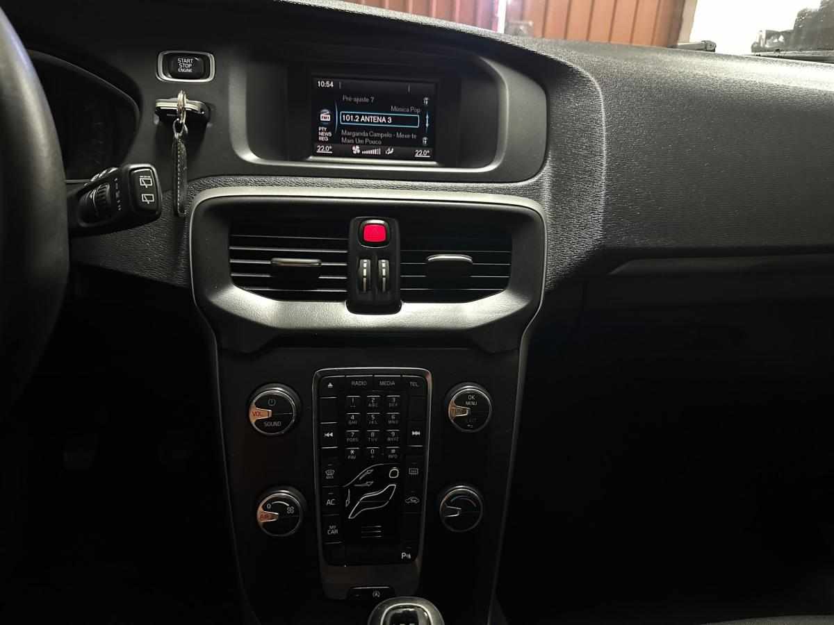 volvo-v40-d2-2016-diesel-1969cc