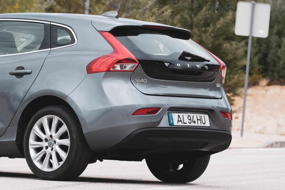 volvo-v40-1-6-d2-2015-diesel-1560cc