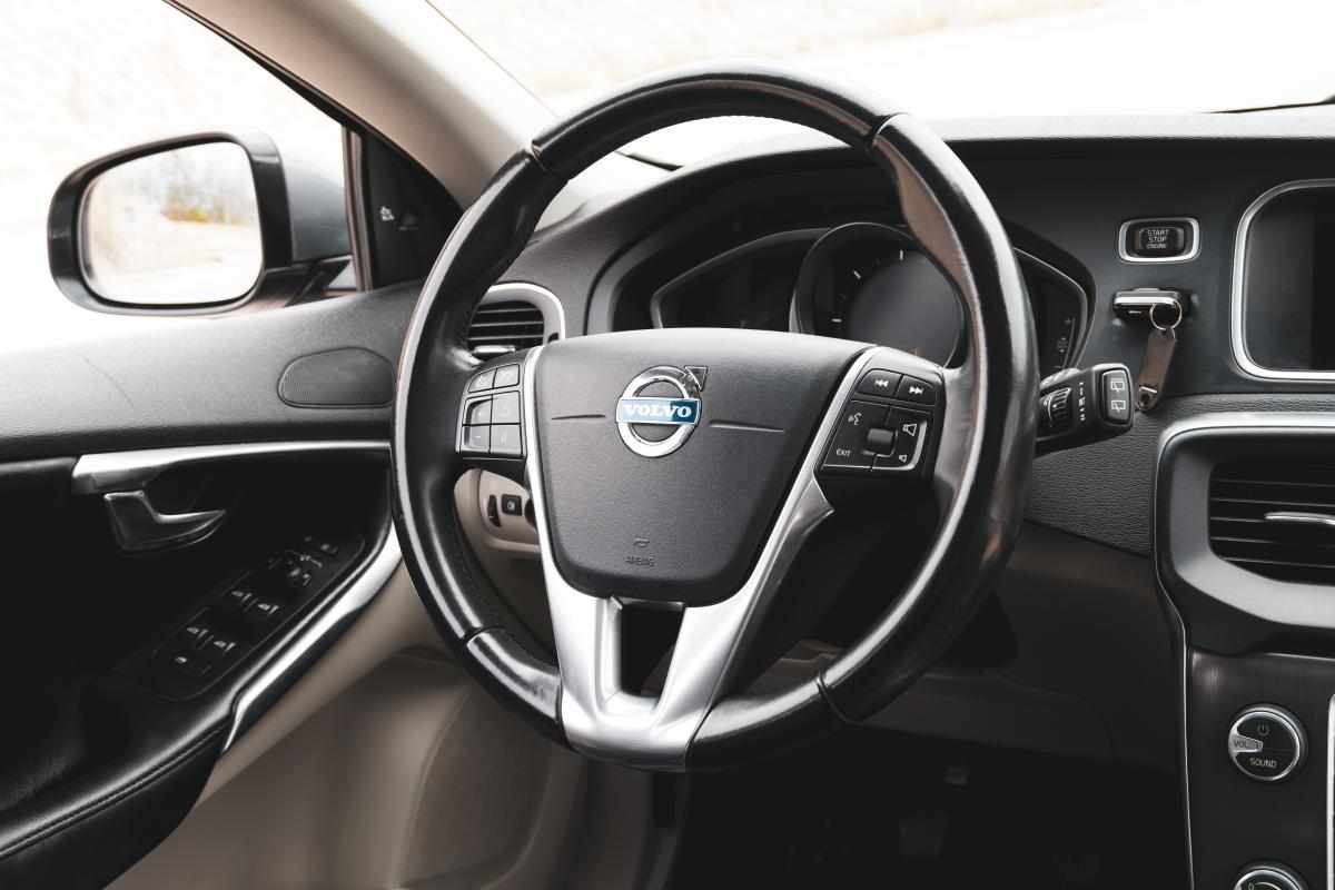 volvo-v40-1-6-d2-2015-diesel-1560cc