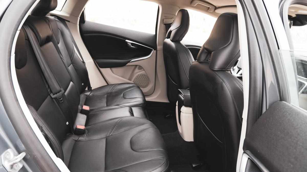 volvo-v40-1-6-d2-2015-diesel-1560cc