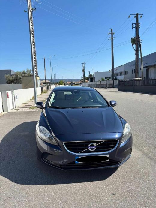 volvo-v40-d2-2013-diesel-1560cc