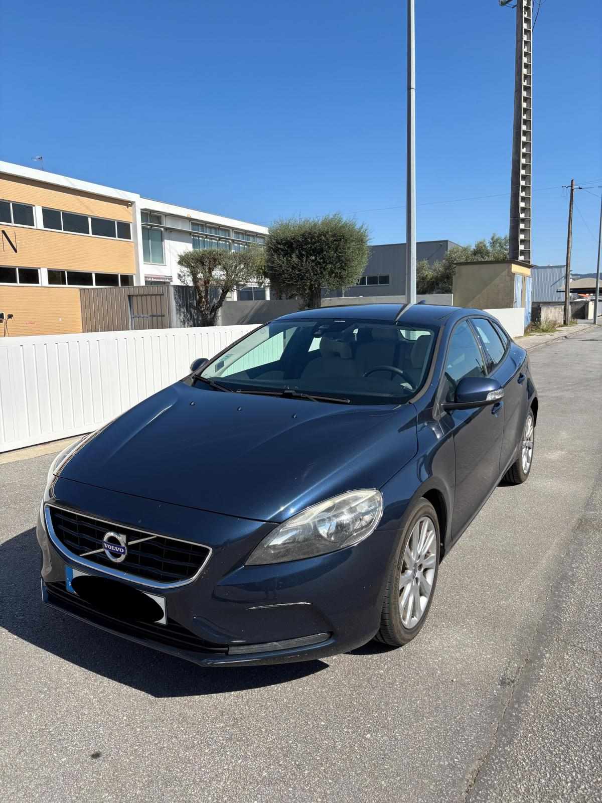 volvo-v40-d2-2013-diesel-1560cc