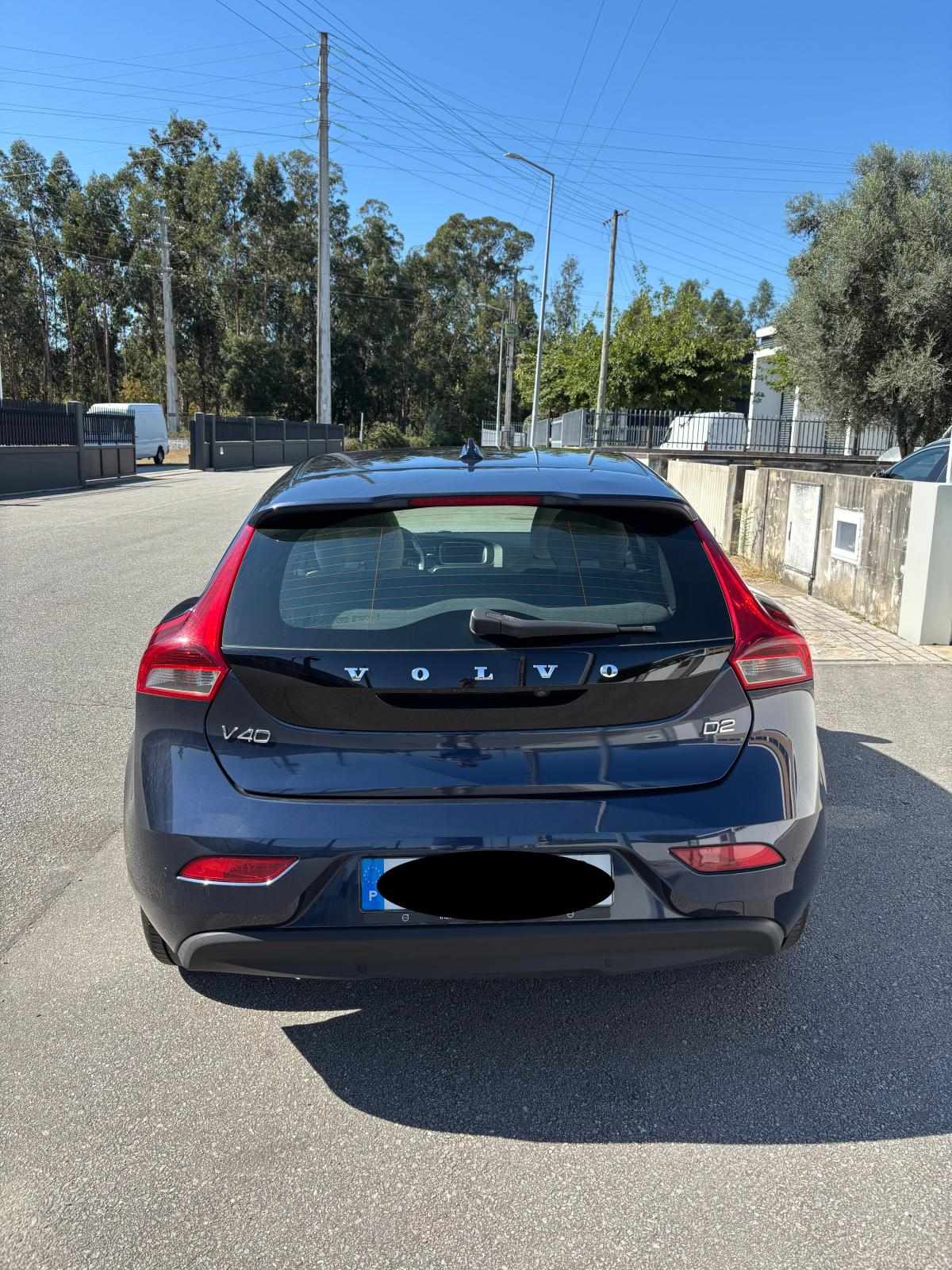 volvo-v40-d2-2013-diesel-1560cc
