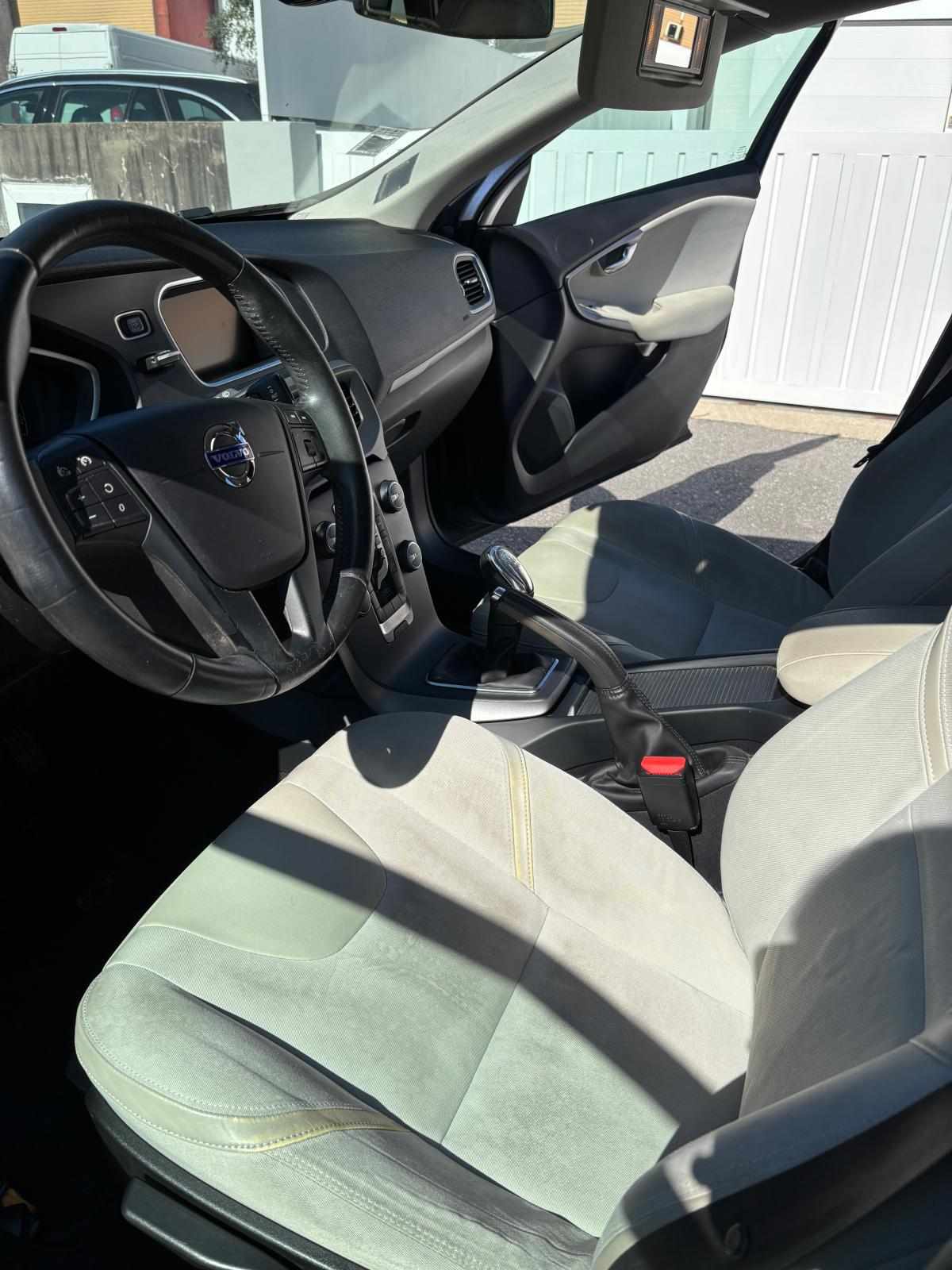 volvo-v40-d2-2013-diesel-1560cc