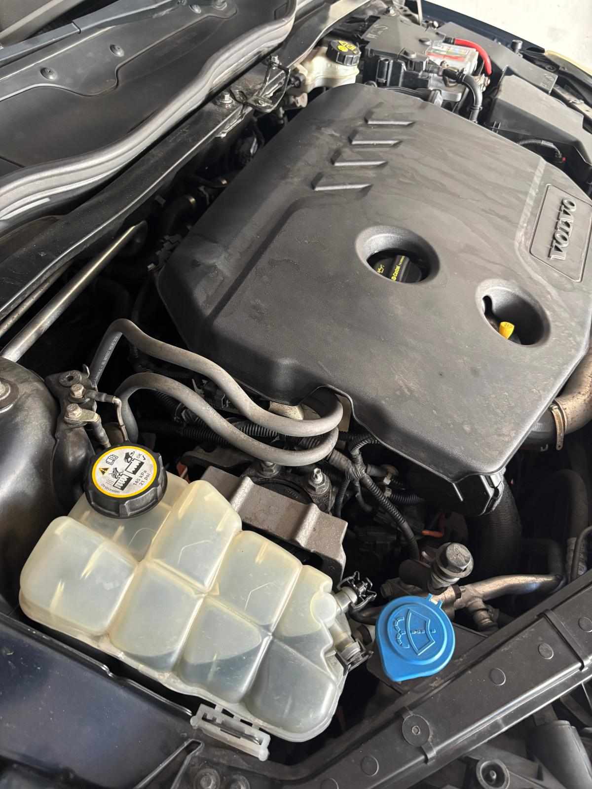 volvo-v40-d2-2013-diesel-1560cc