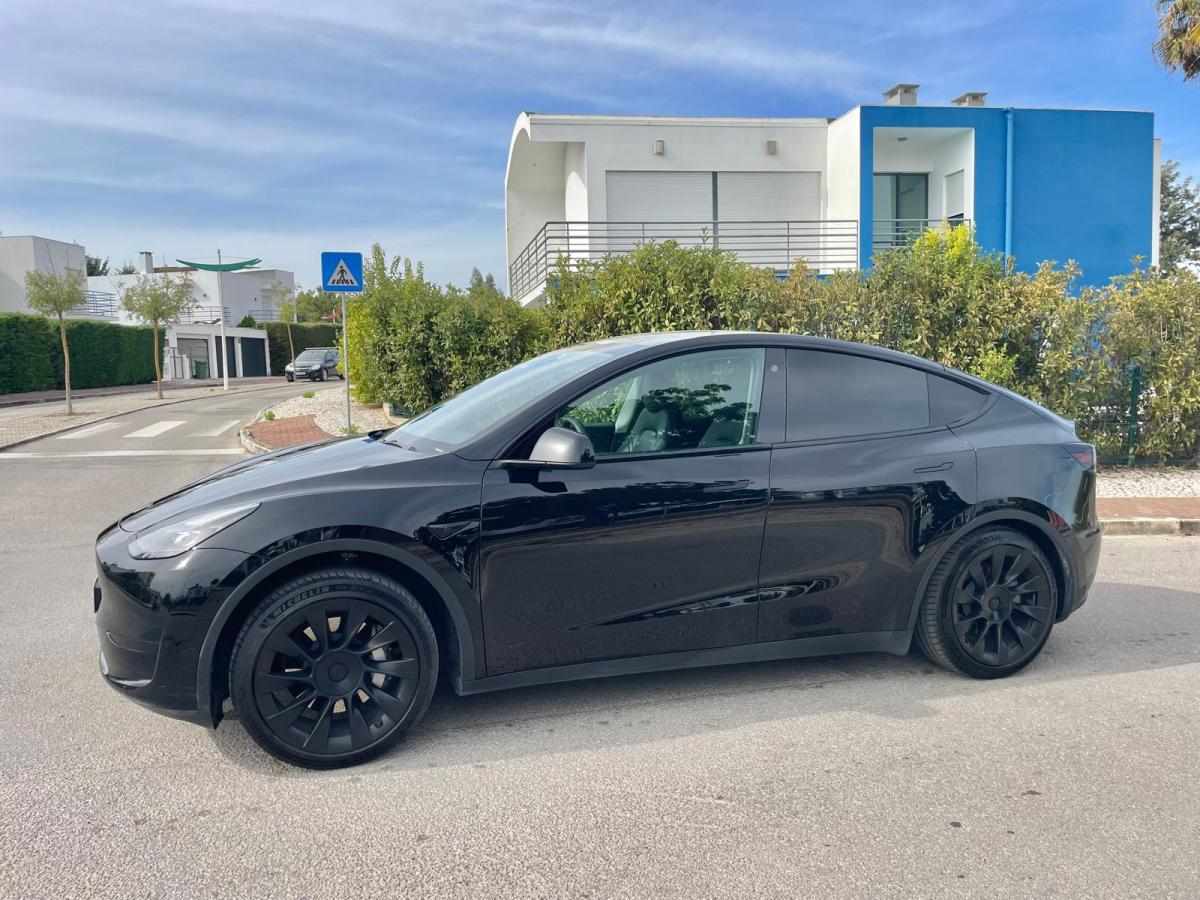 tesla-model-y-standard-range-rwd-2023-eletrico